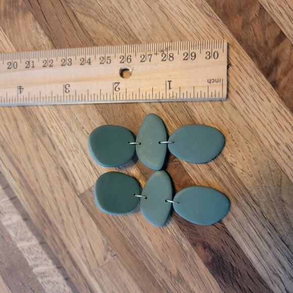 Pebble Fall Chunky Clay Green Dangle Earrings Post Mount - Picture 7 of 8